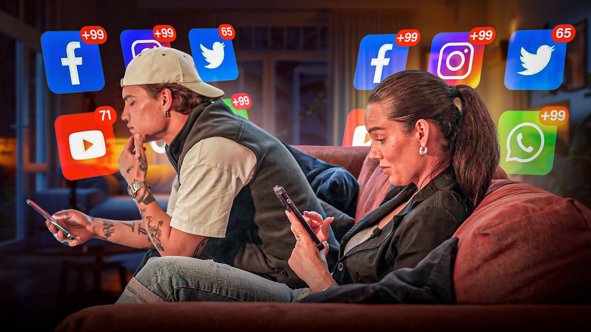 To personer sitter på en sofa og ser på mobilene sine, rundt dem er sosiale medie ikoner